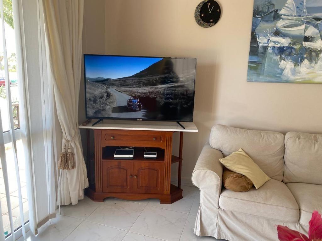 Villa Isa Sea Views 플라야블랑카 외부 사진